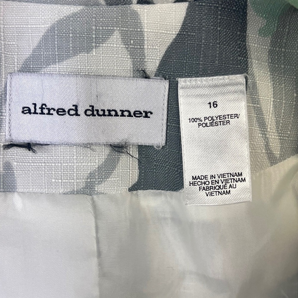 Alfred Dunner Floral Blazer Womens 16 Mint Green 3/4 Sleeve Cuffed Button Jacket - Picture 5 of 8